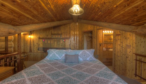 Familien-Ferienhütte (House of Poverty)