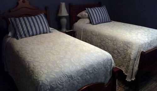 Dreibettzimmer, eigenes Bad (Le Colour Bleu)