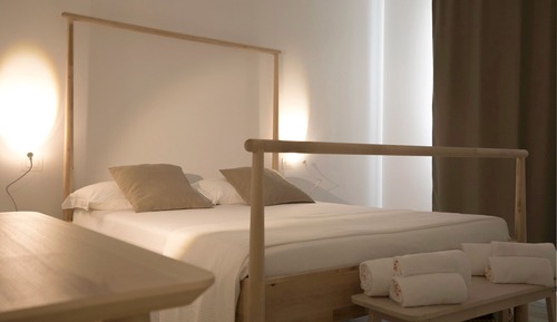 Luxury-Apartment, 2 Schlafzimmer, 2 Bäder, zum Garten hin