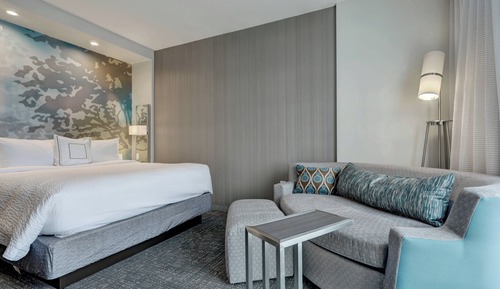 Zimmer, 1 King-Bett und Schlafsofa