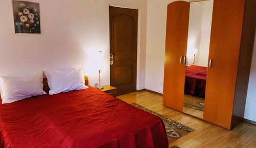Economy-Doppelzimmer, Hügelblick, zum Garten hin
