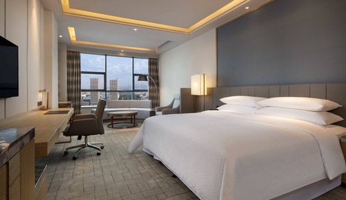 Zimmer, 1 King-Bett, Stadtblick