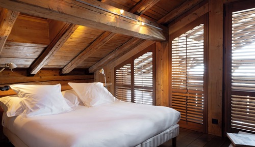 Premium-Suite (Private spa tub and steam room 13)