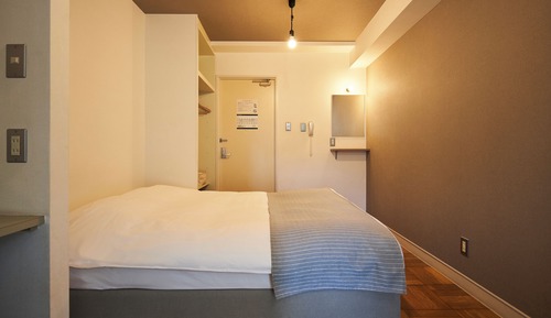 Einzelzimmer (shared bathroom)