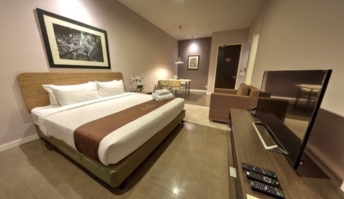 Superior-Suite (Family With King & Twin Beds)