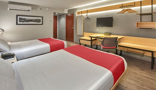 Zimmer, 2 Doppelbetten, Nichtraucher
