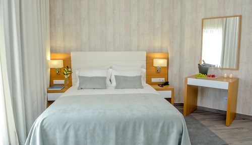 Superior-Doppelzimmer, Balkon, Poolblick (5)