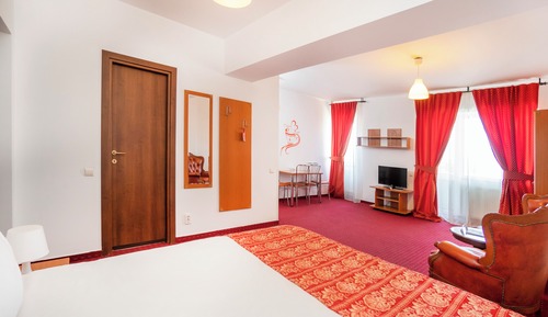 Superior-Doppel- oder -Zweibettzimmer