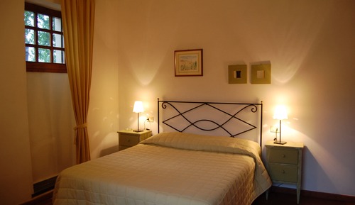 Familienapartment, 2 Schlafzimmer, 2 Bäder, zum Innenhof hin