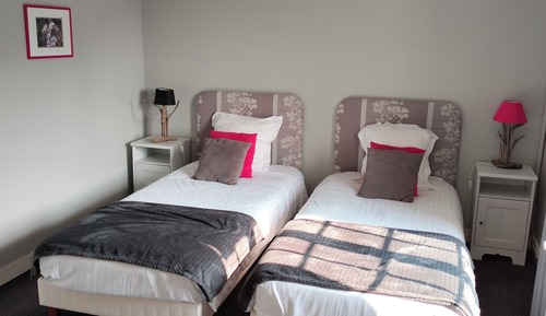 Comfort-Zweibettzimmer, eigenes Bad, Flussblick (Chambre Montlouis)