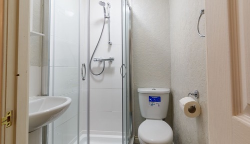 Doppelzimmer, mit Bad (Small)
