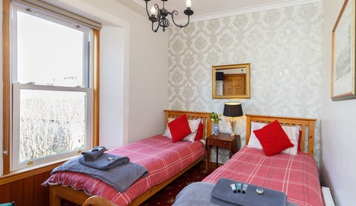 Zweibettzimmer, mit Bad, Gartenblick