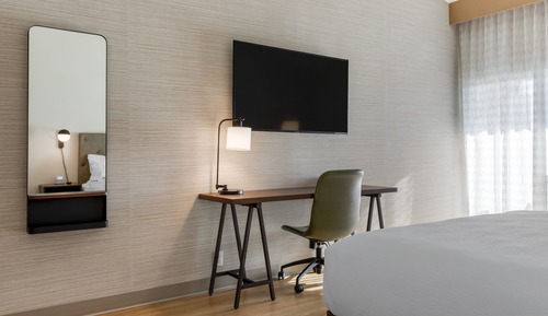 Suite, 1 King-Bett, Balkon, Flussblick