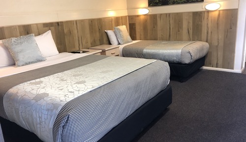 Deluxe-Dreibettzimmer, Mehrere Betten