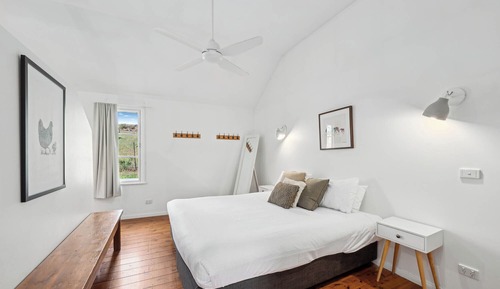 Zimmer, 1 King-Bett und Schlafsofa, Hügelblick (A Church in Mudgee)