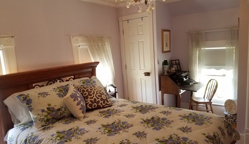Double Room, Shared Bathroom (Jessica's Room)