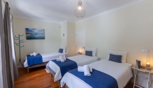 Standard-Dreibettzimmer, Gemeinschaftsbad