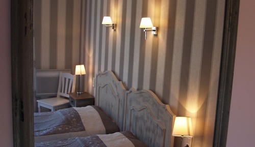 Comfort-Doppelzimmer, Terrasse, Poolblick (14)