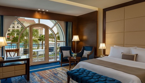 Deluxe-Zimmer, 1 King-Bett, Balkon, Poolblick