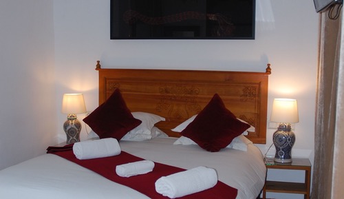 Standard-Doppel- oder -Zweibettzimmer