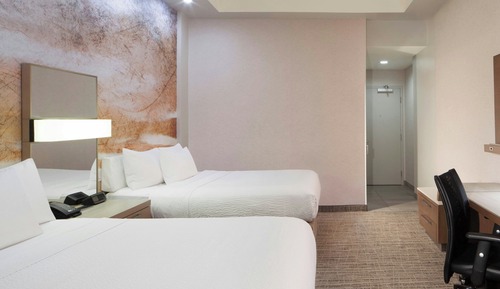 Zimmer, 2 Queen-Betten