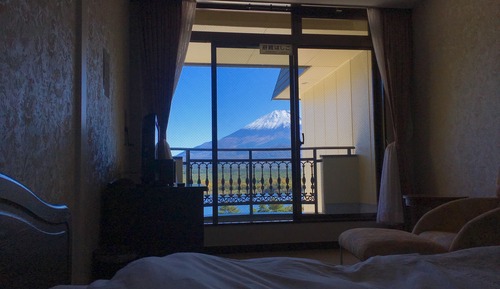 Basic-Zweibettzimmer, Nichtraucher, eigenes Bad (Mountain and Lake View)