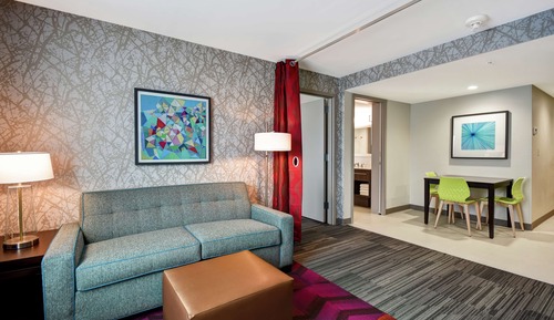Suite, 1 King-Bett, barrierefrei (Mobility & Hearing, Roll-in Shower)