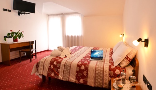 Standard-Doppelzimmer
