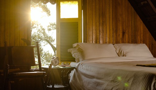 Traditional-Haus, 2 Schlafzimmer, Küche, Hügelblick