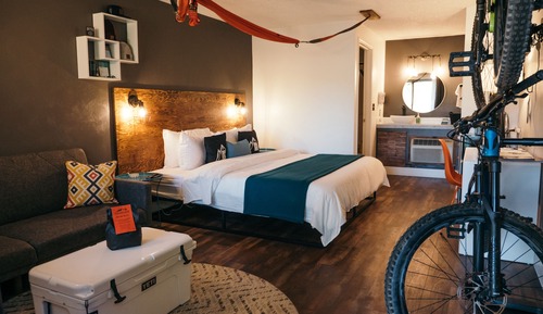 Standardzimmer, Mehrere Betten (Single Queen with Sleeper Sofa)