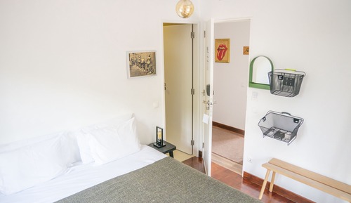 Basic-Doppel- oder -Zweibettzimmer, 1 Schlafzimmer, Balkon, Eckzimmer