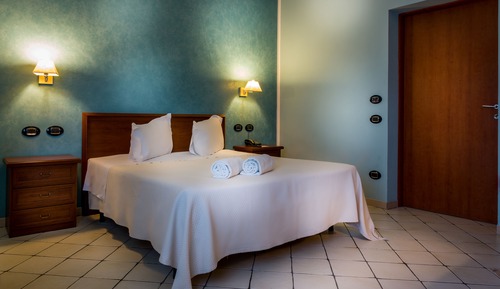 Standard-Doppel- oder -Zweibettzimmer