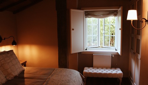Doppel- oder Zweibettzimmer