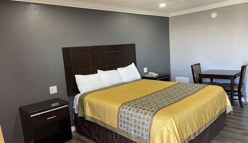 Basic-Zimmer, 1 King-Bett, Raucher