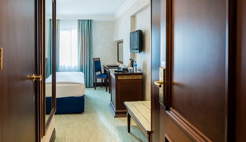 Standard-Doppel- oder -Zweibettzimmer