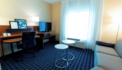 Suite, Mehrere Betten (Mobility/Hearing Accessible, Tub)