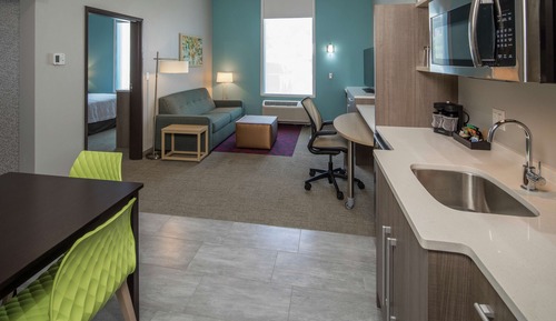Suite, 1 King-Bett, barrierefrei (Roll-In Shower)