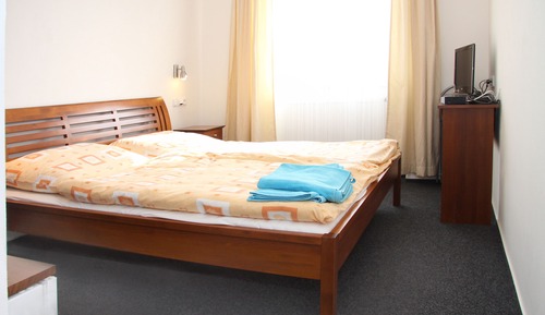 Doppel- oder Zweibettzimmer
