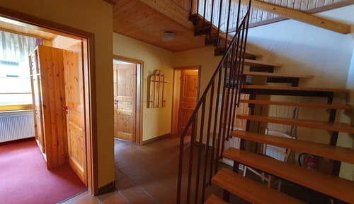 Comfort-Haus, mit Bad (Doppelhaushälfte)