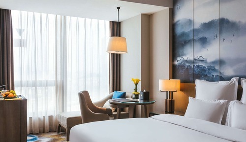 Superior-Zimmer, 1 King-Bett, Stadtblick