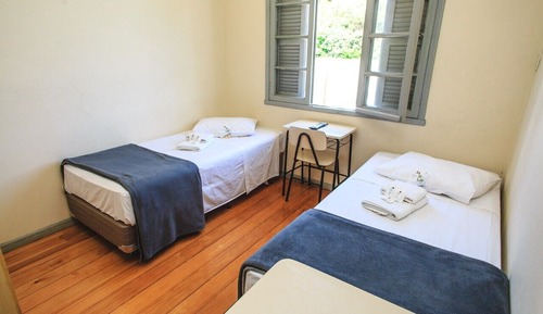 Basic-Zweibettzimmer, Mehrere Schlafzimmer, Nichtraucher, Blick auf den Innenhof