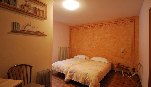 Economy-Doppel- oder -Zweibettzimmer