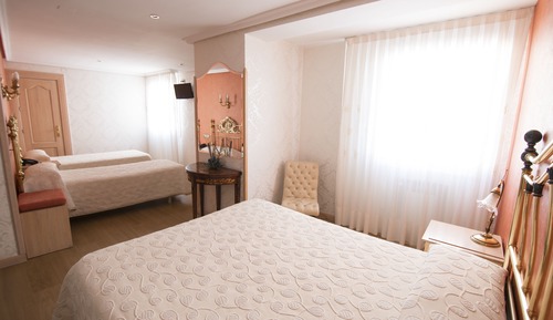 Dreibettzimmer