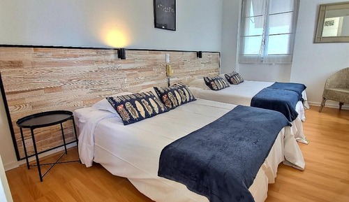Standard-Vierbettzimmer