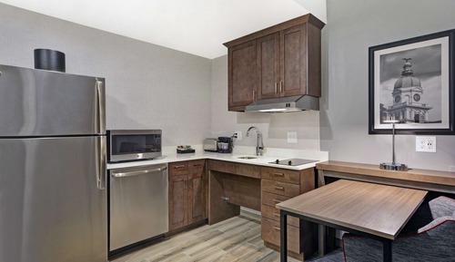 Suite, 1 King-Bett, barrierefrei (Roll-In Shower)