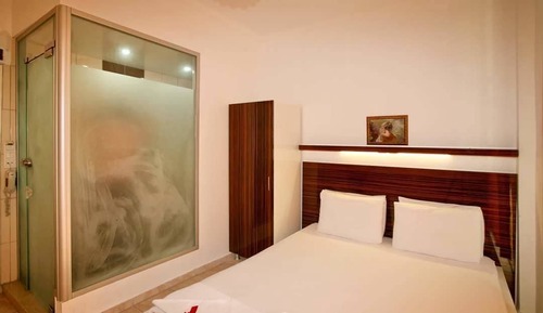 Familien-Doppel- oder -Zweibettzimmer