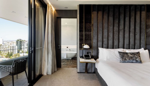Suite (Frangipani)
