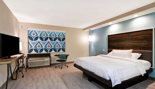 Zimmer, 1 King-Bett, barrierefrei (Hearing, Roll-in Shower)