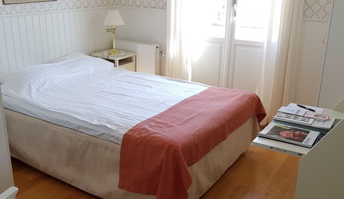 Doppelzimmer (140 cm bed, Main building)