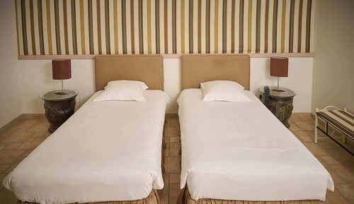 Deluxe-Zweibettzimmer, mit Bad (Douves)